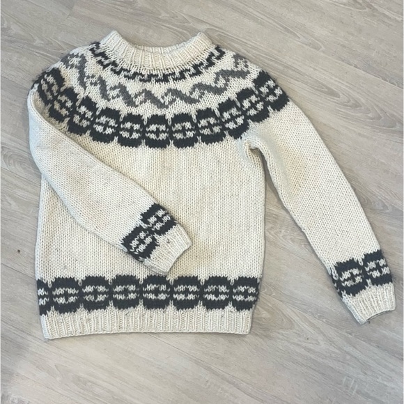 Icelandic Wool Fisherman Sweater - Picture 1 of 4